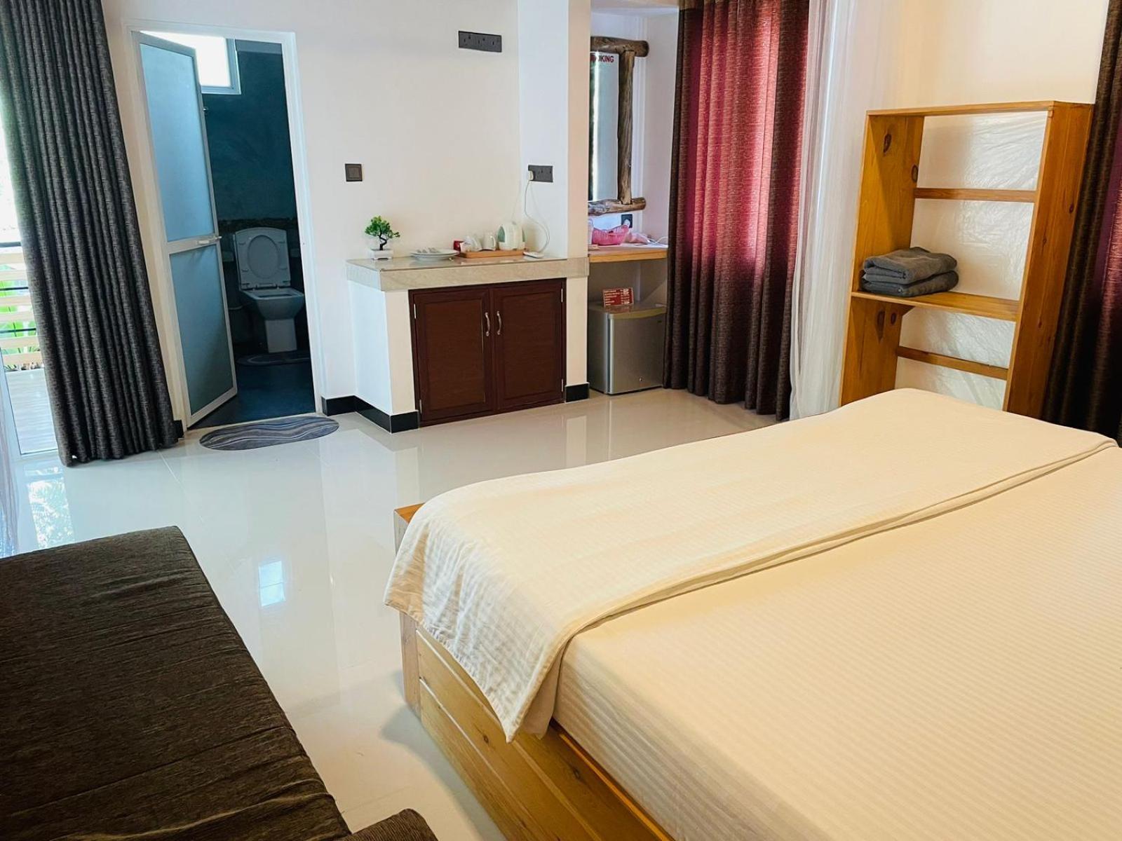 Dhanudi Homestay Ела Екстериор снимка