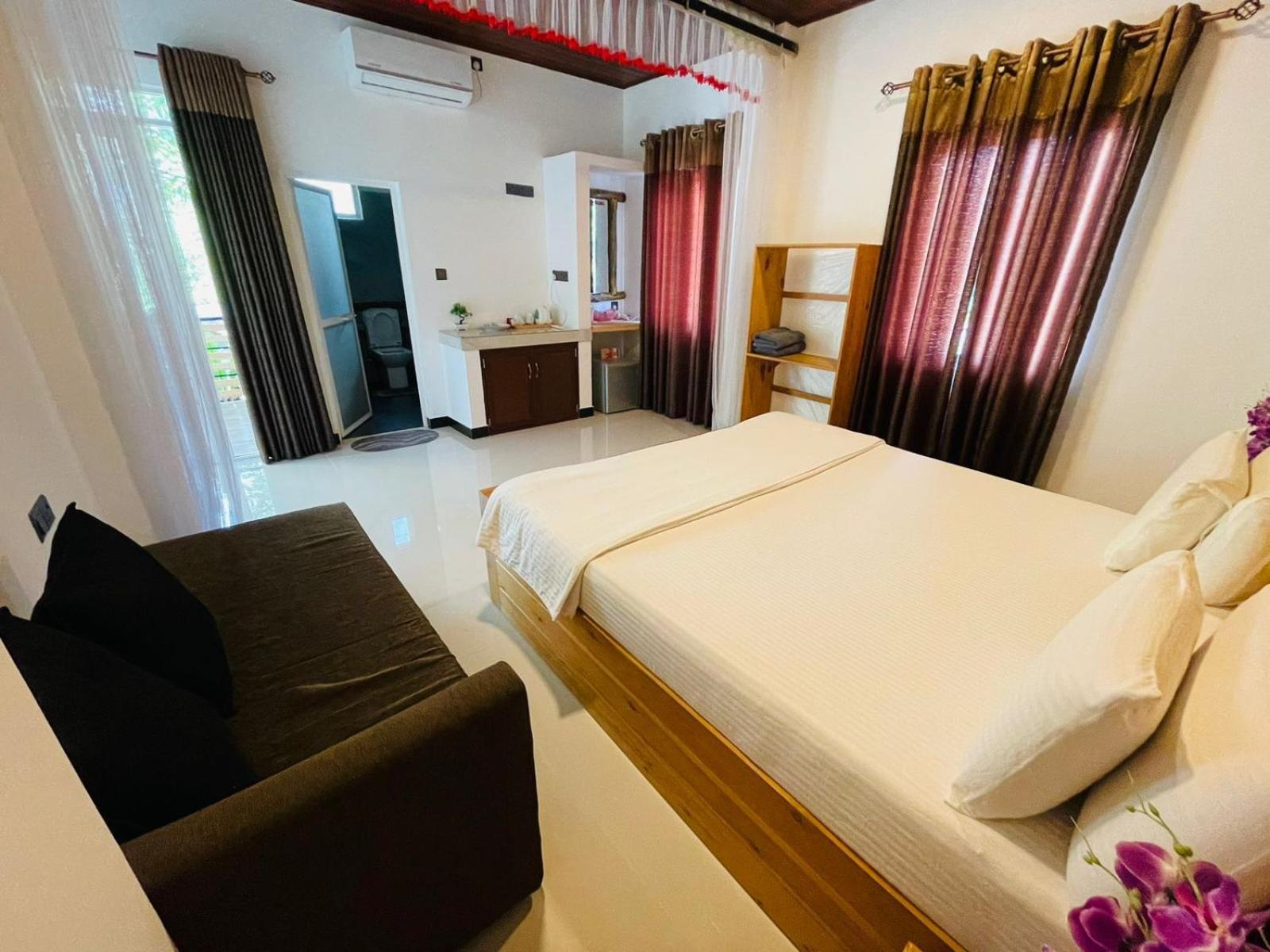 Dhanudi Homestay Ела Екстериор снимка