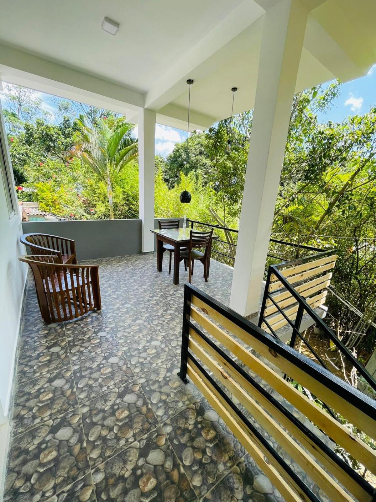 Dhanudi Homestay Ела Екстериор снимка