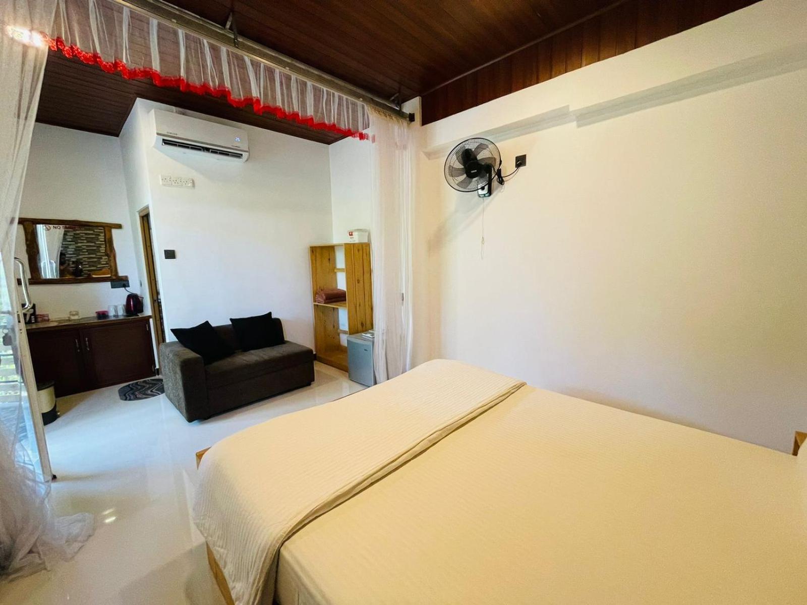 Dhanudi Homestay Ела Екстериор снимка