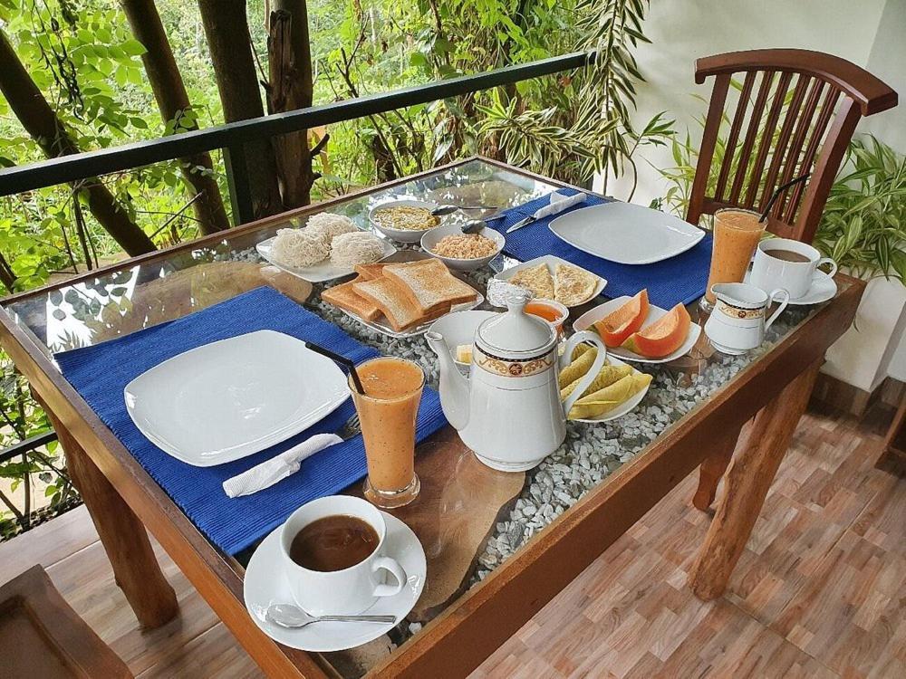 Dhanudi Homestay Ела Екстериор снимка