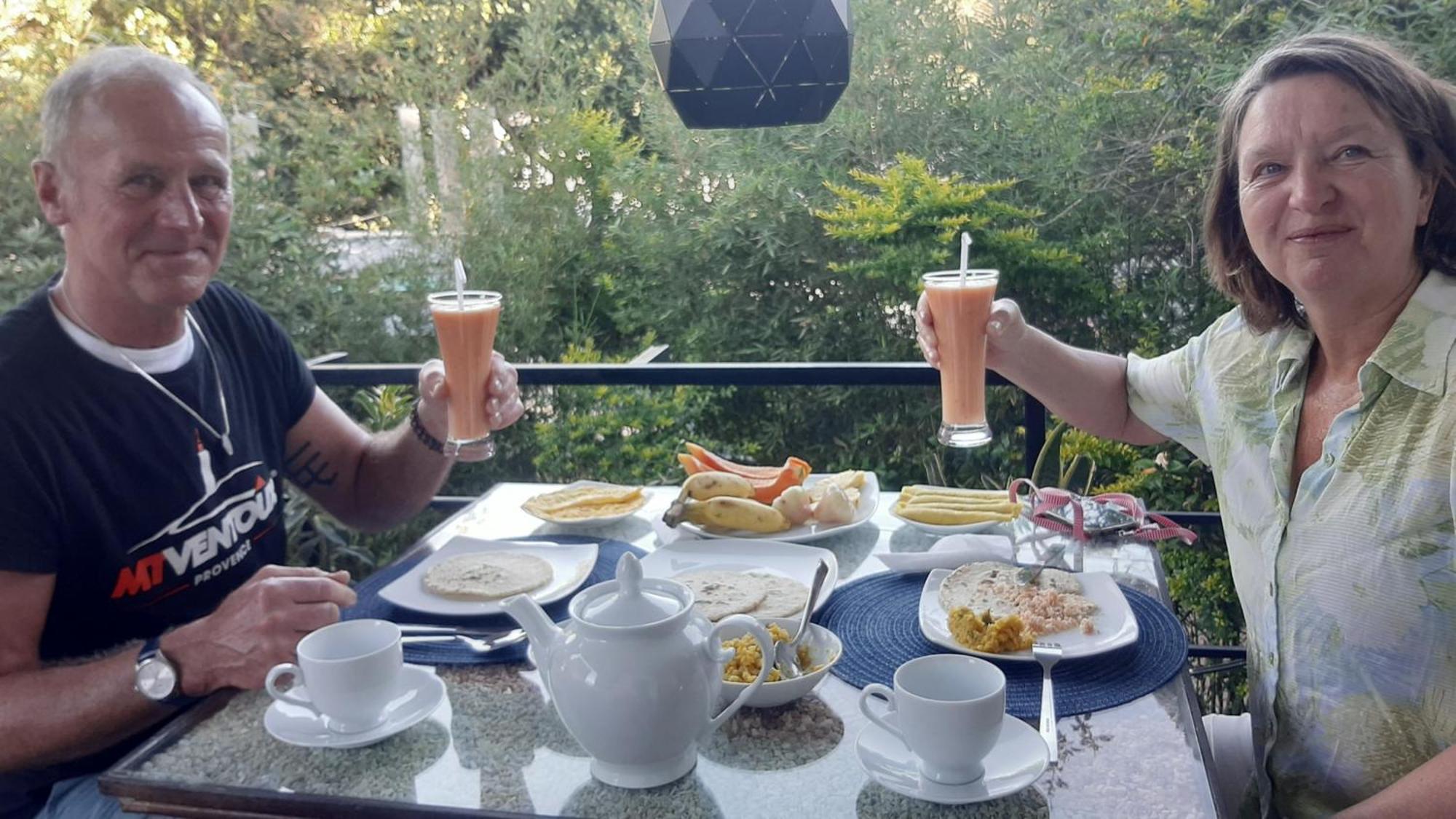 Dhanudi Homestay Ела Екстериор снимка