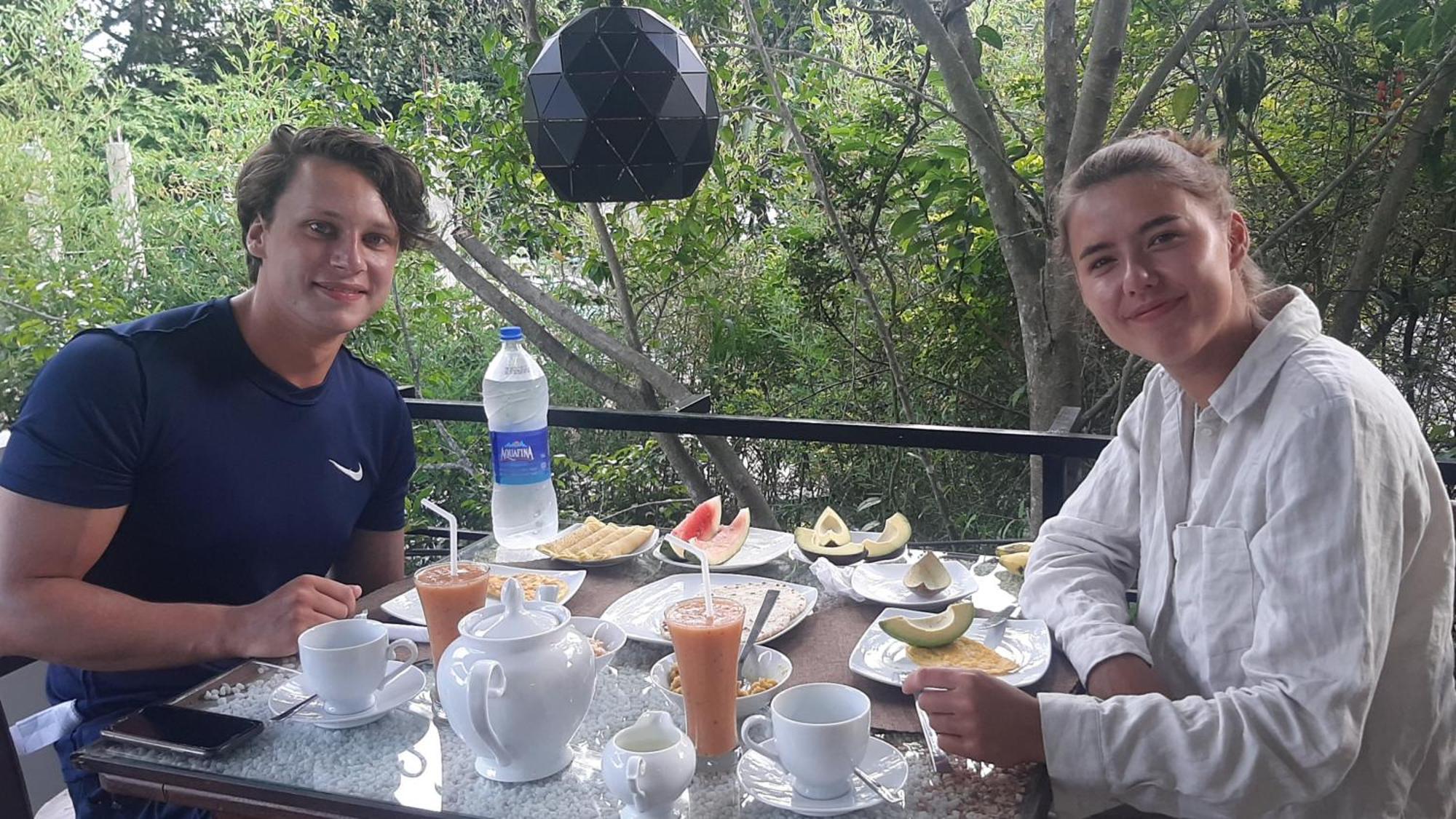 Dhanudi Homestay Ела Екстериор снимка